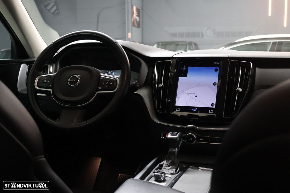 Volvo XC 60 D4 AWD Geartronic Momentum - 19