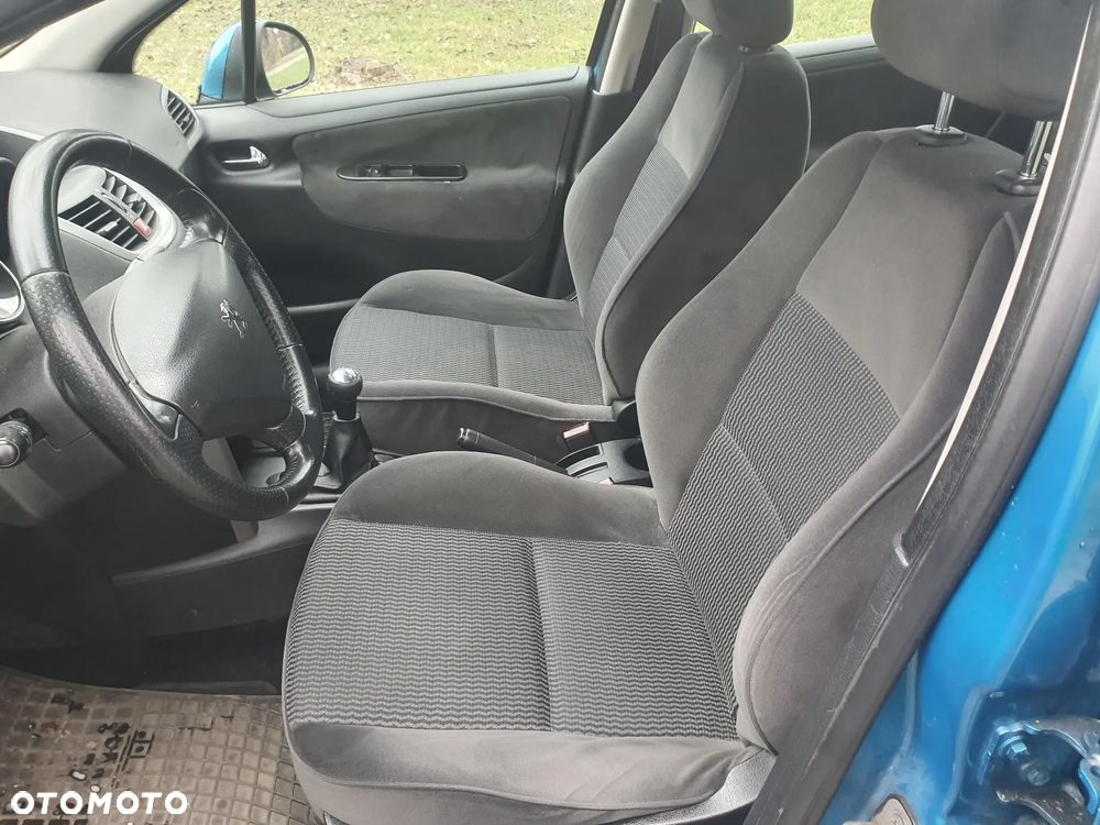 Peugeot 207 HDi FAP 90 (Blue Lion) Tendance - 11