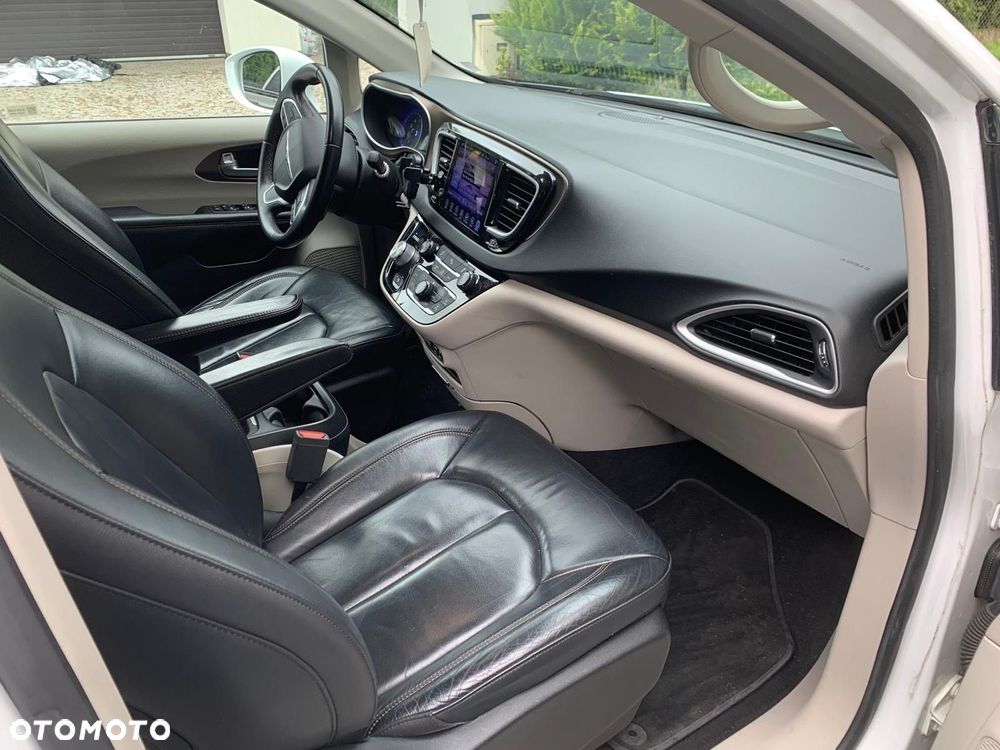 Chrysler Pacifica - 7