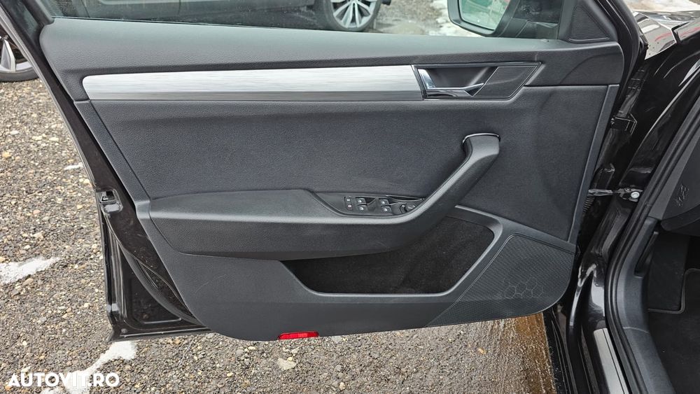 Skoda Superb 2.0 TDI DSG Premium Edition - 8