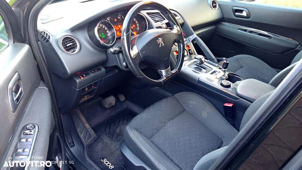 Peugeot 3008 Hybrid4 - 11