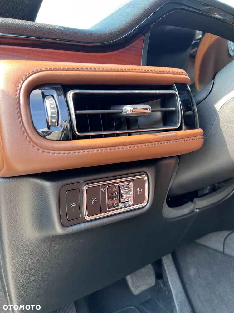Lincoln Aviator - 22