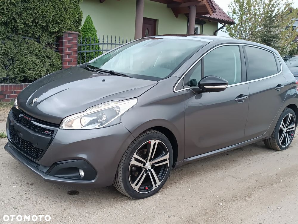 Peugeot 208 - 1