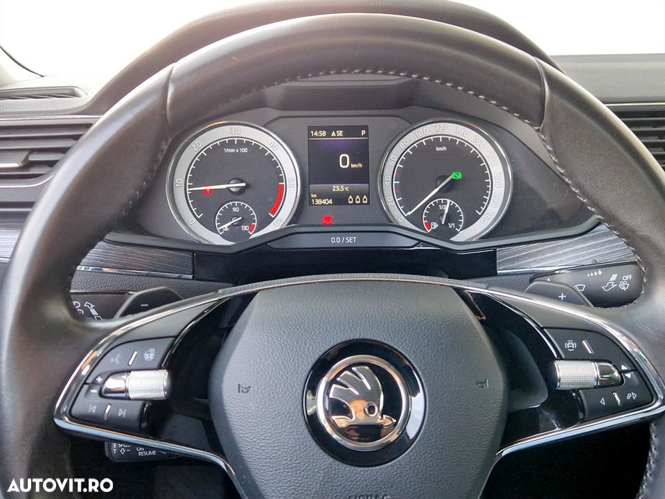 Skoda Superb 2.0 TDI DSG Style - 17