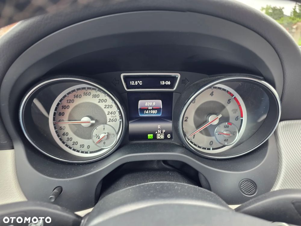 Mercedes-Benz GLA 200 (CDI) d 4Matic 7G-DCT AMG Line - 39