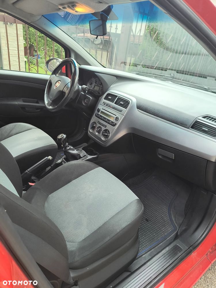 Fiat Grande Punto - 10