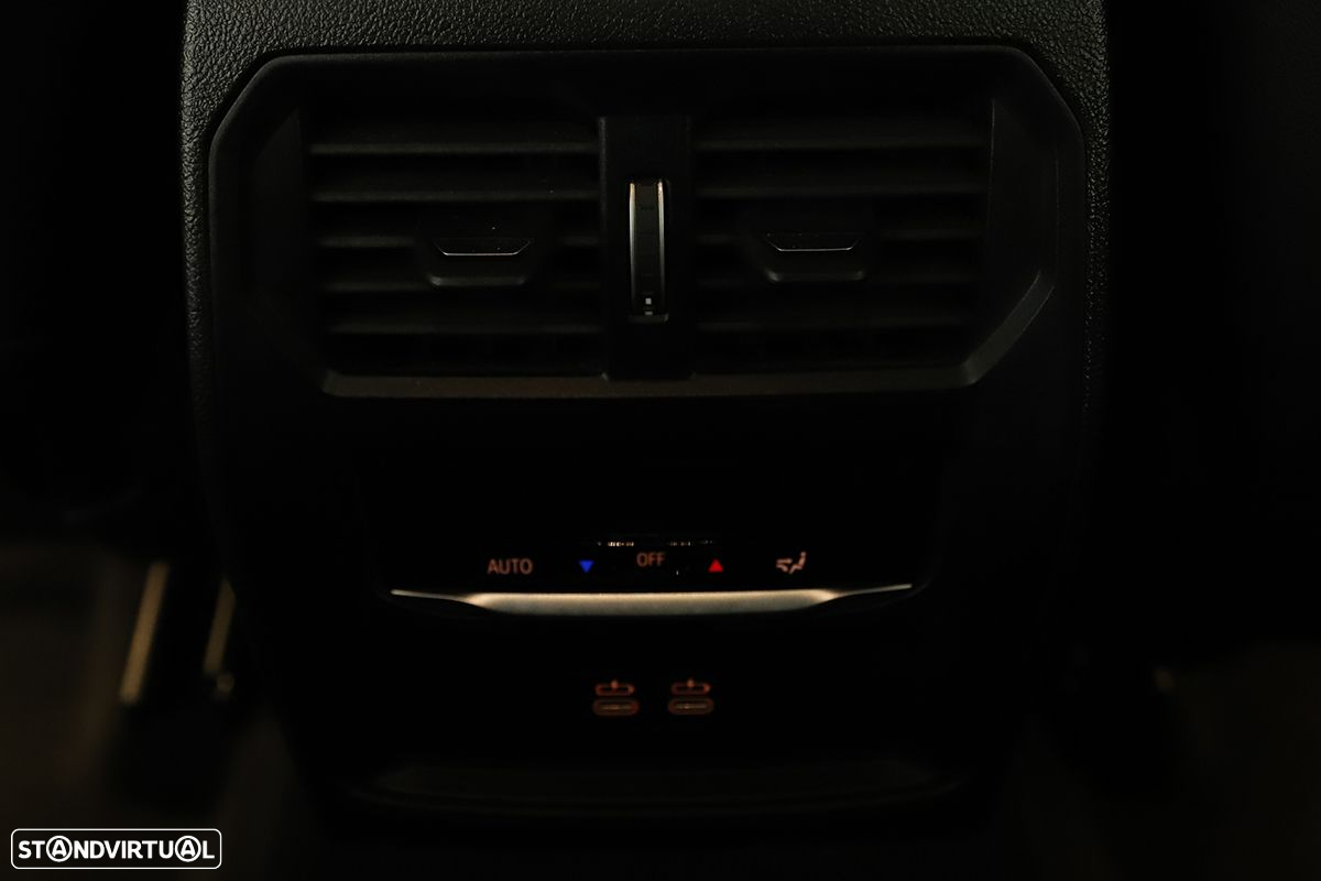 BMW 320 d Touring Auto - 24