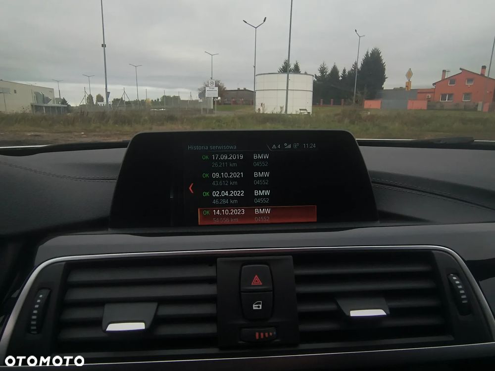 BMW Seria 3 320d Touring Sport Line - 19
