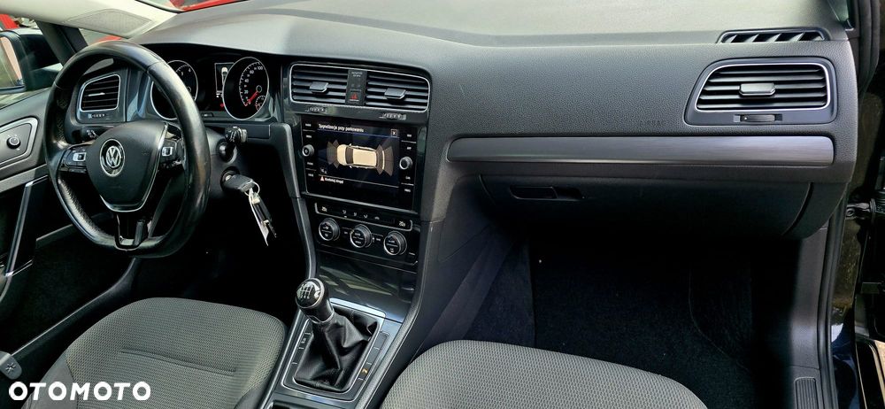 Volkswagen Golf - 23