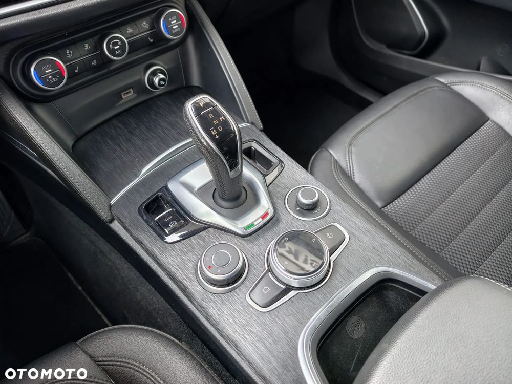 Alfa Romeo Stelvio 2.0 Turbo Q4 - 11