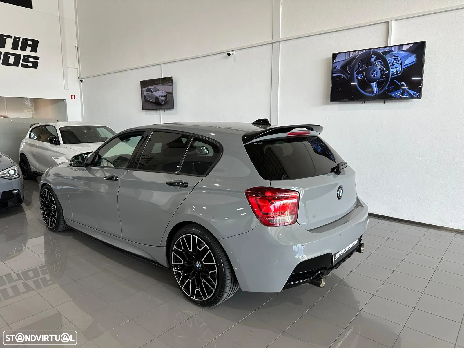 BMW 118 d Pack M - 17