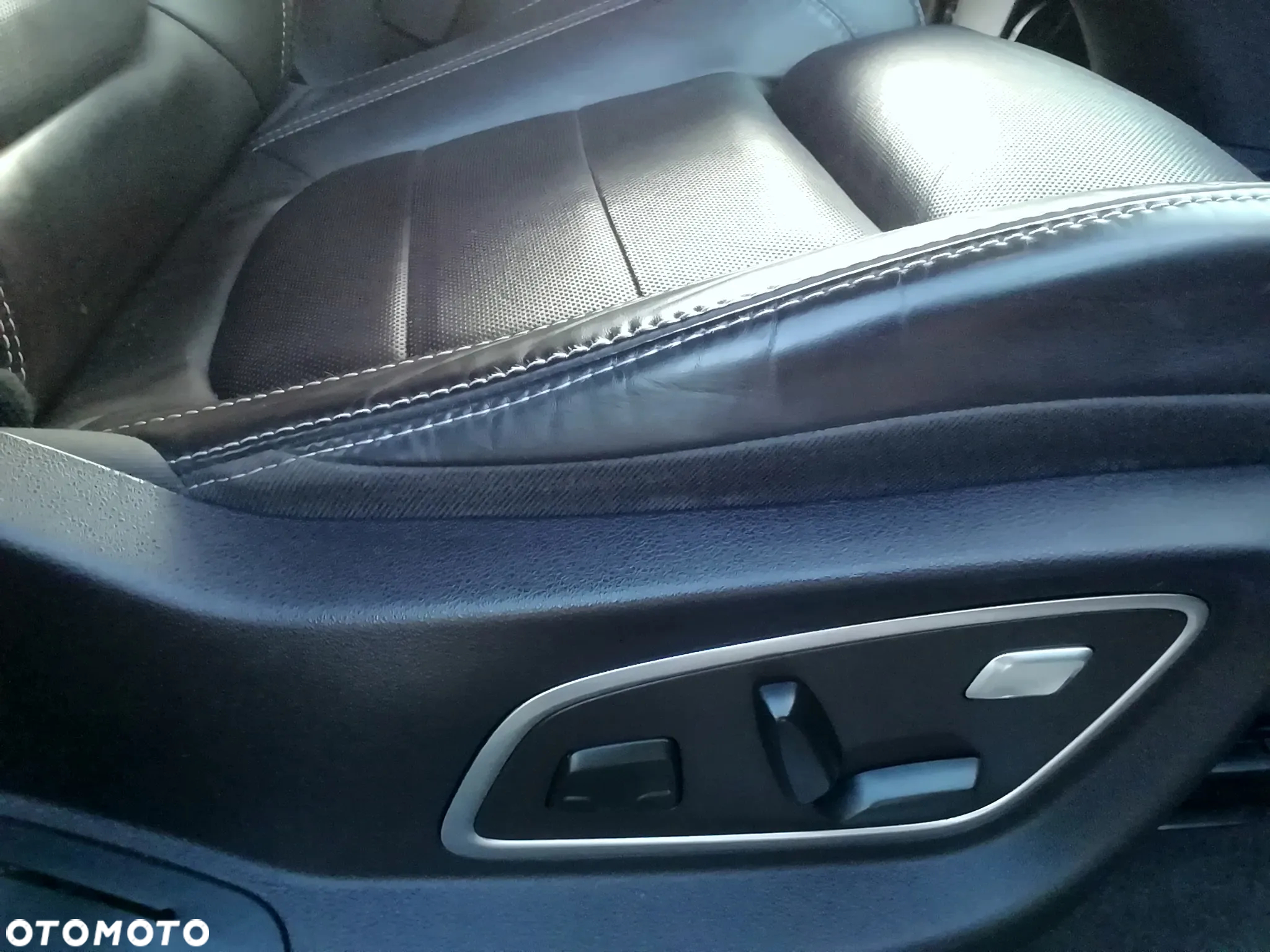 Renault Espace 1.6 dCi Energy Initiale Paris EDC 7os - 23