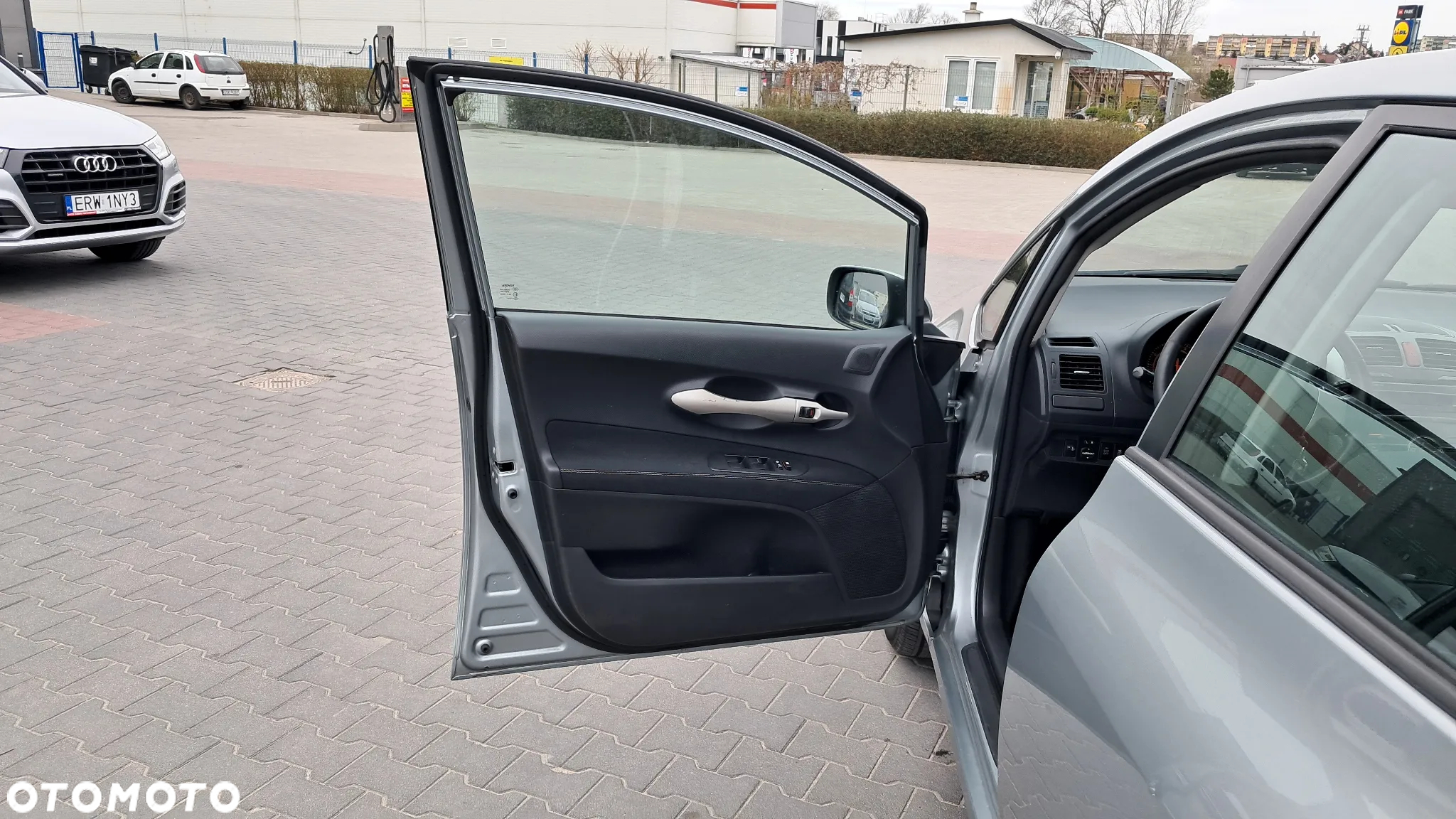 Toyota Auris 1.33 VVT-i Luna - 11