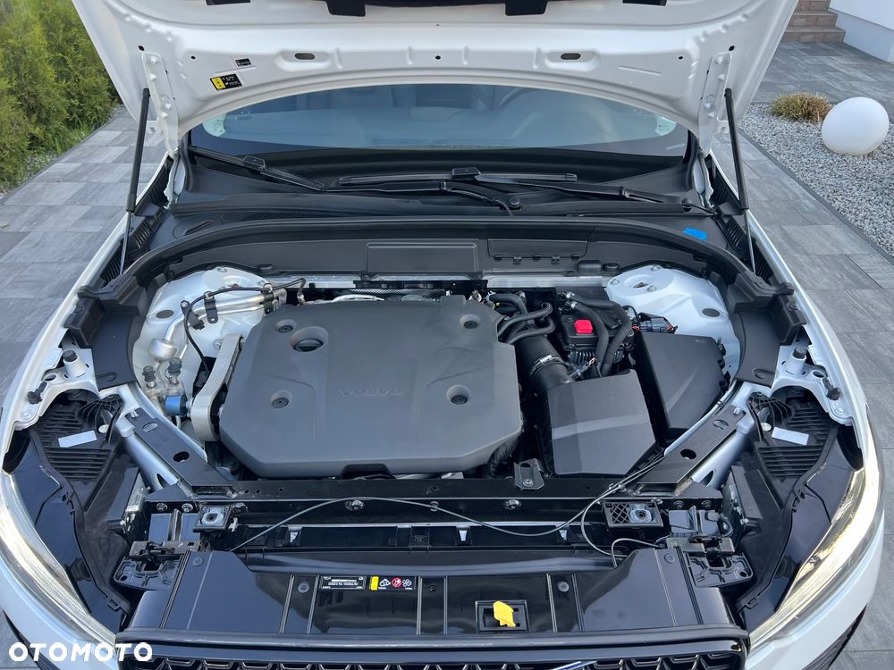 Volvo XC 60 B4 D AWD Plus Dark - 41