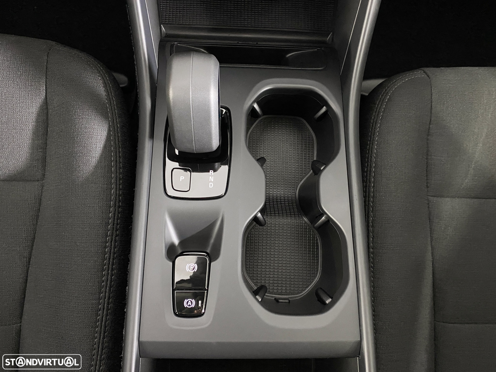 Volvo XC 40 1.5 T2 Momentum Core Geartronic - 13