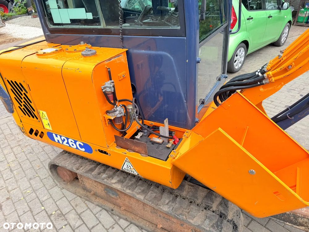 Hanix H26C - 7