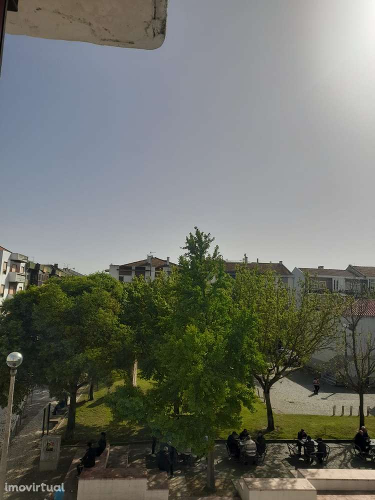 T2 com cozinha separada na Baixa da Banheira - Grande imagem: 2/2