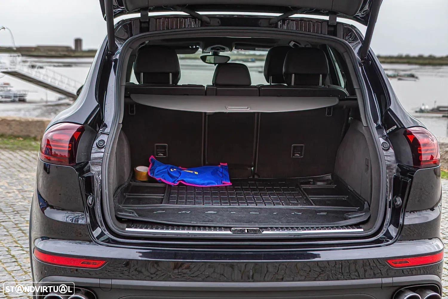 Porsche Cayenne S E-Hybrid Platinum Edition - 12