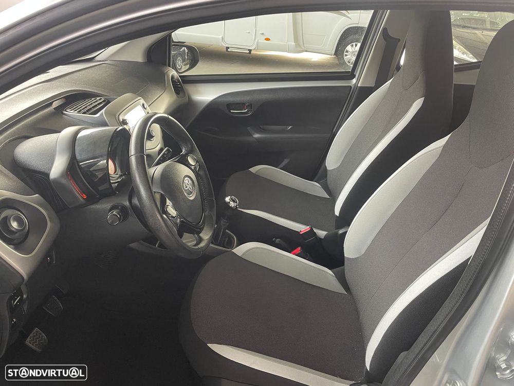 Toyota Aygo x-play - 10