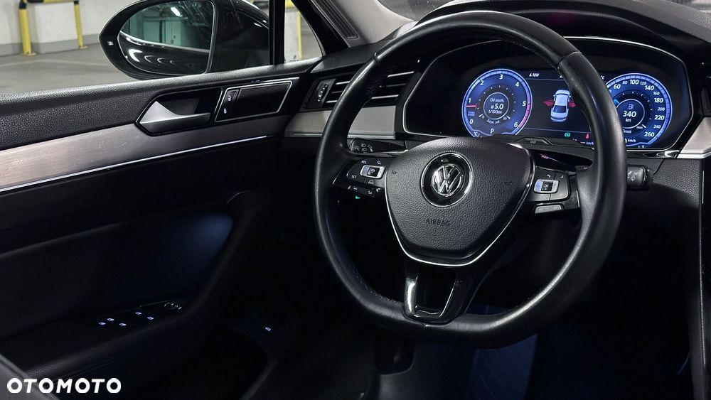 Volkswagen Passat 2.0 TDI SCR Highline DSG - 27