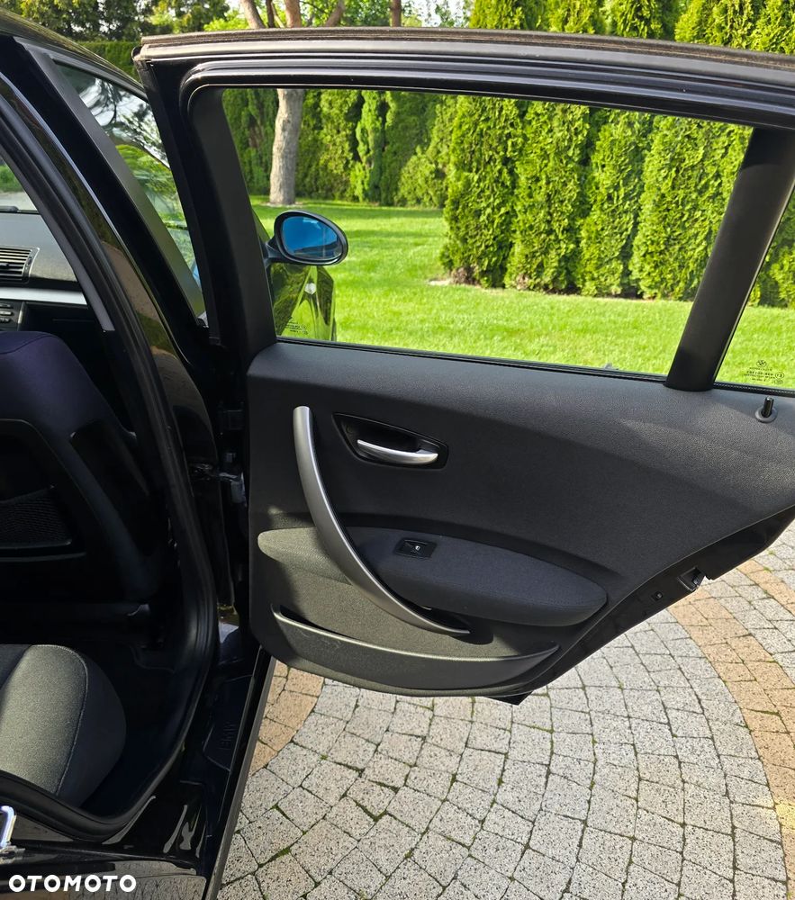 BMW Seria 1 120d - 6