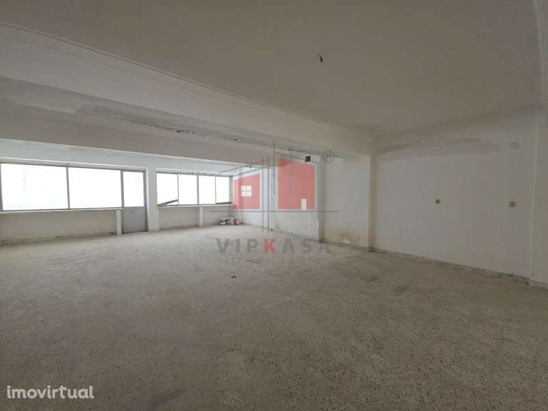 Loja de 210 m2 em Agualva - Grande imagem: 3/6