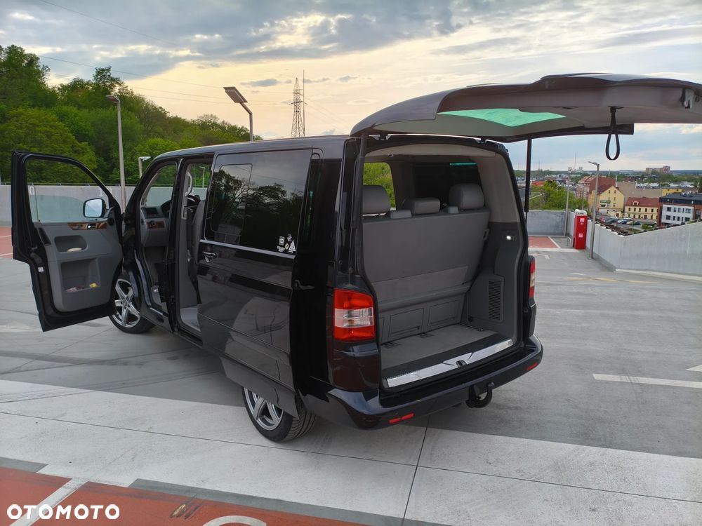 Volkswagen Multivan - 12