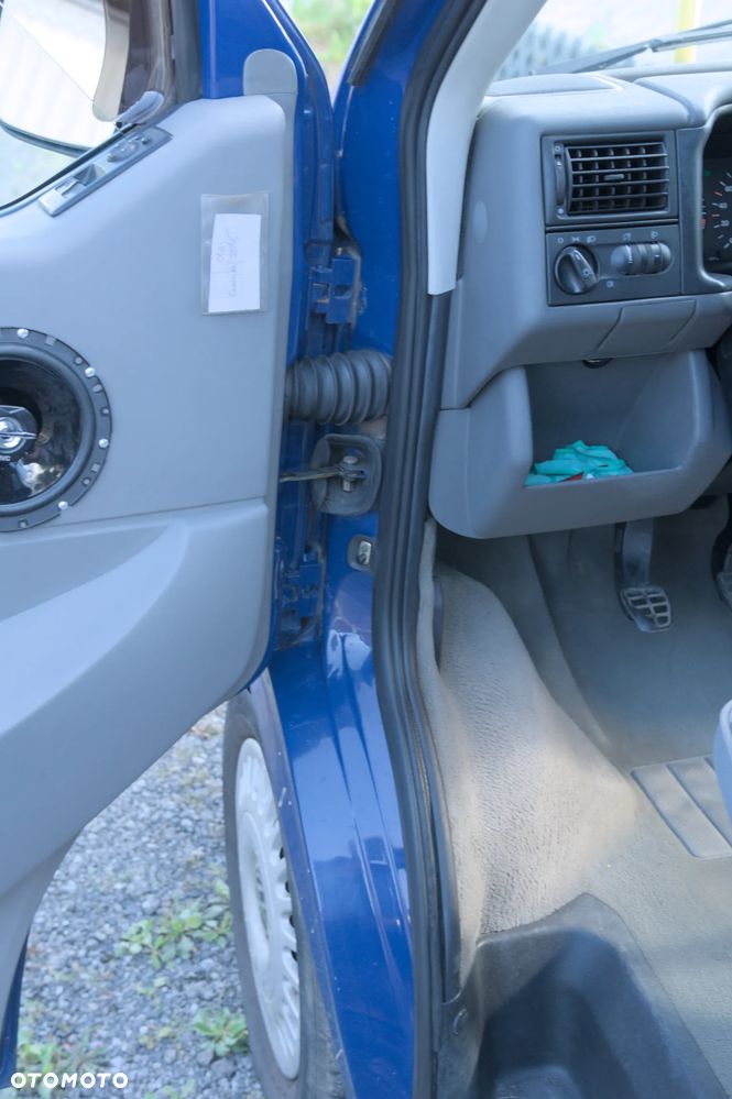 Volkswagen Transporter - 16
