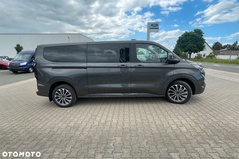 Ford Tourneo Custom - 4