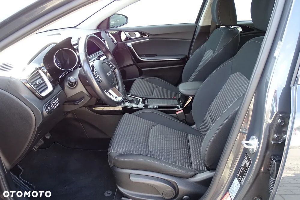 Kia Ceed SW 1.6 GDI DCT OPF Plug-in-Hybrid Inspiration - 17