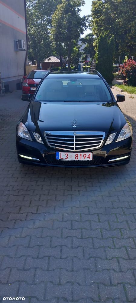 Mercedes-Benz Klasa E 220 CDI DPF BlueEFFICIENCY Automatik Elegance - 1