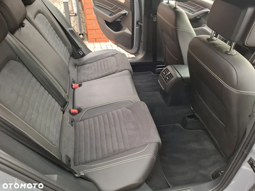Volkswagen Passat Variant 1.5 TSI EVO Elegance DSG - 24