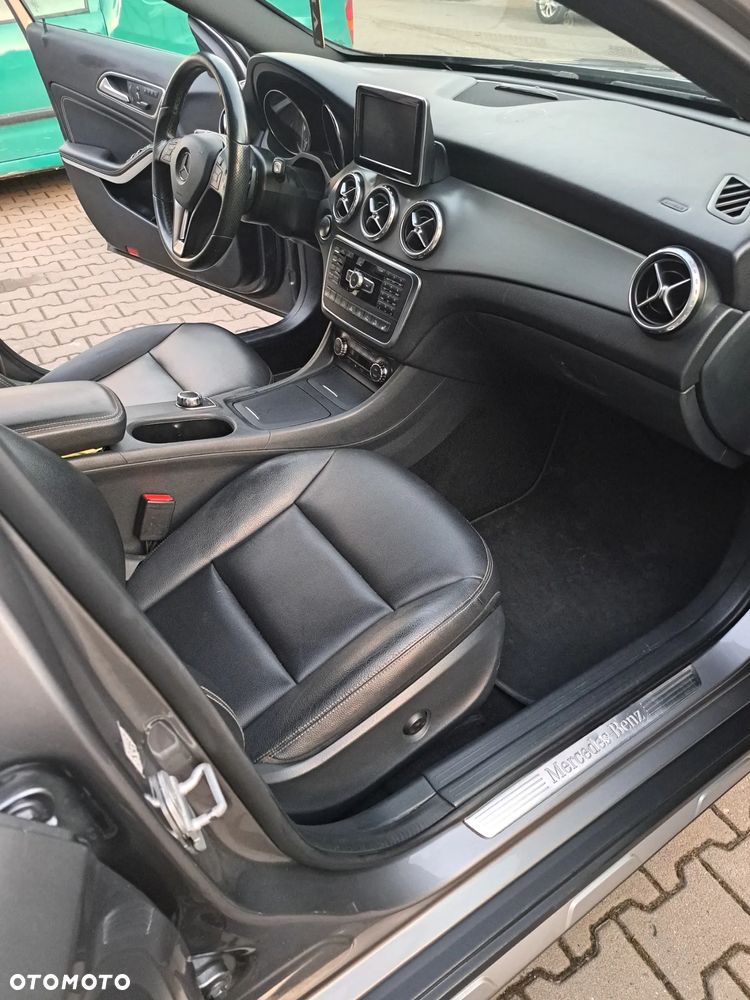 Mercedes-Benz GLA 250 4Matic 7G-DCT AMG Line - 20