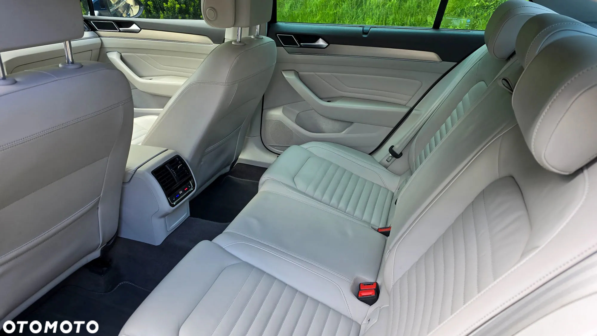 Volkswagen Passat - 26