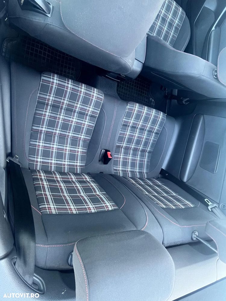 Volkswagen Golf 2.0 TSI GTI - 14