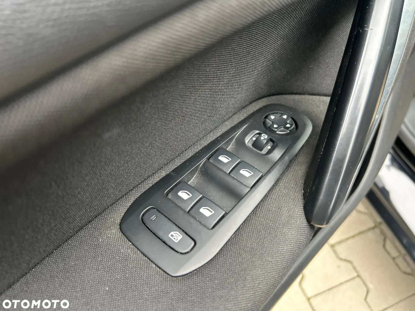 Peugeot 308 1.5 BlueHDi Allure S&S EAT6 - 32