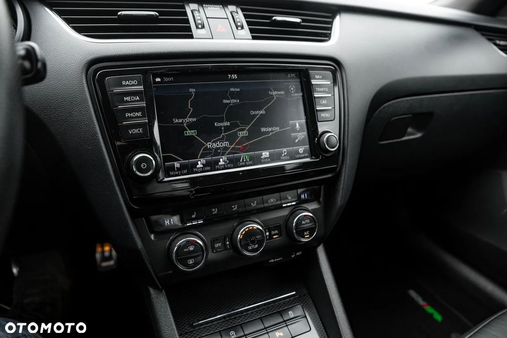 Skoda Octavia 2.0 TDI DSG RS - 35