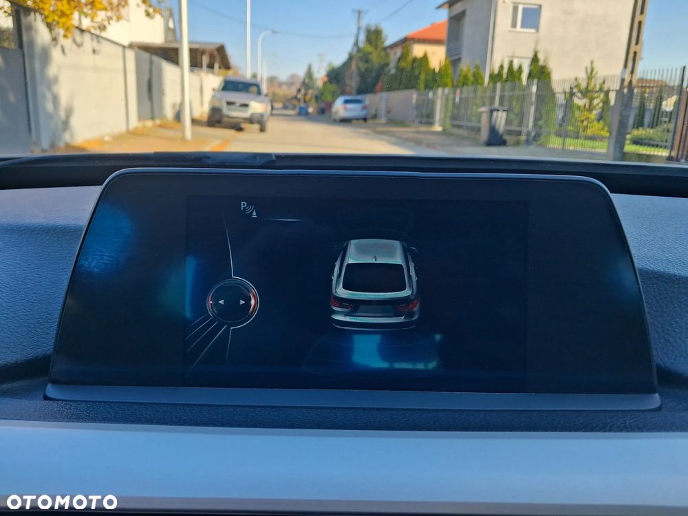 BMW 3GT 318d Luxury Line - 29