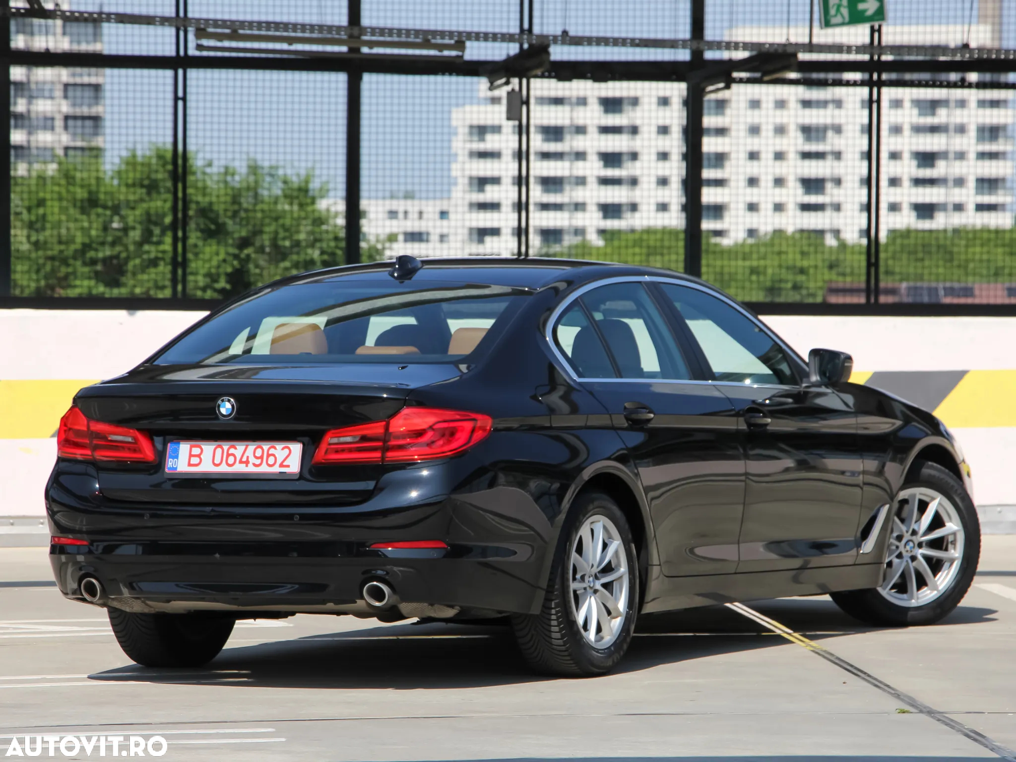 BMW Seria 5 520i AT - 4