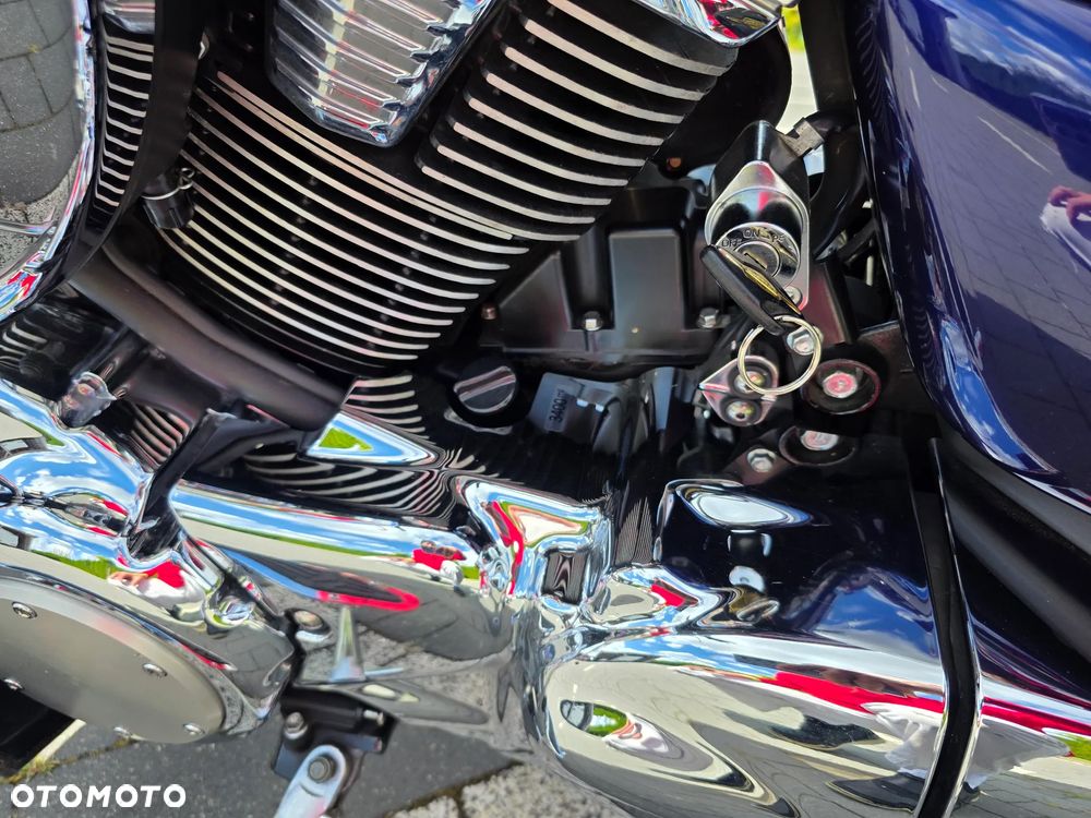 Suzuki Intruder - 13