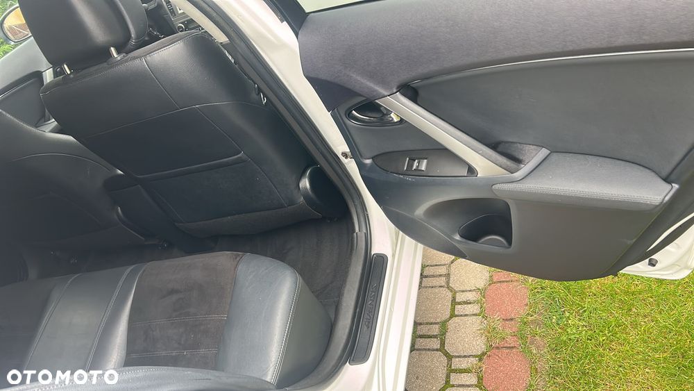 Toyota Avensis - 7