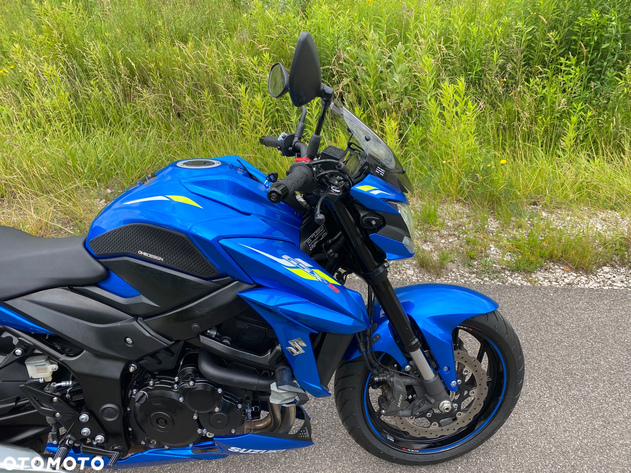 Suzuki GSX - 14