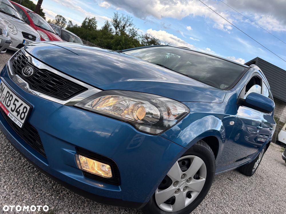 Kia Ceed - 40