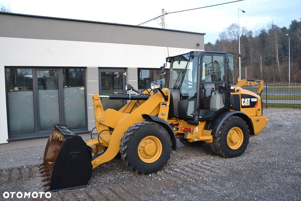 Caterpillar CAT 906 M - 1