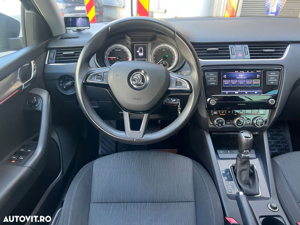 Skoda Octavia 1.6 TDI DSG Ambition - 16