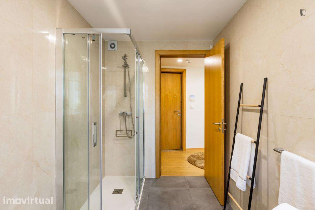 Apartamento com 1 quartos - localizado em Cedofeita Porto - Grande imagem: 3/26