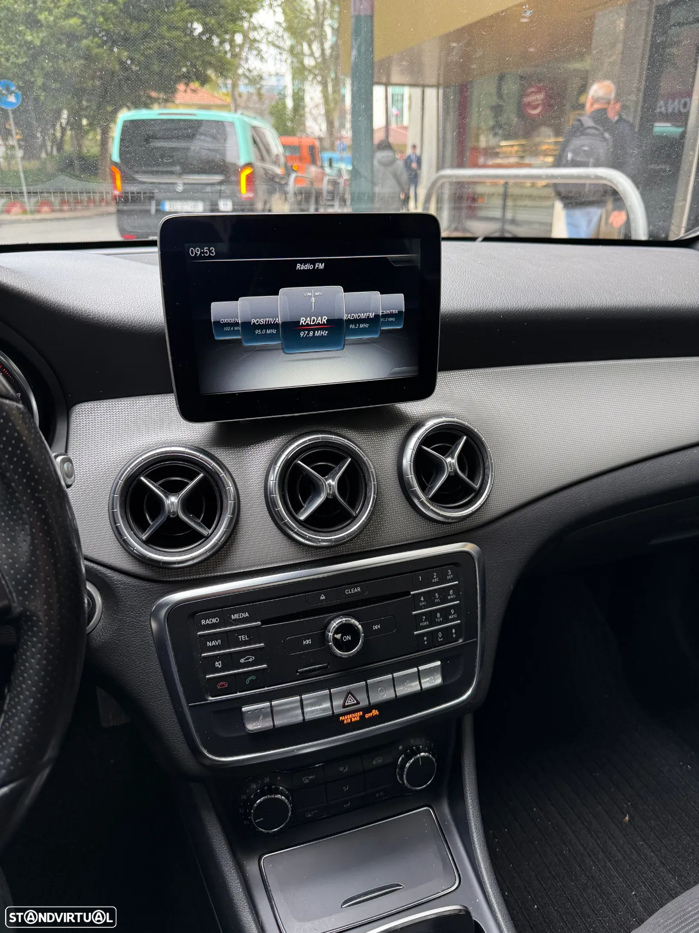 Mercedes-Benz CLA 220 - 12
