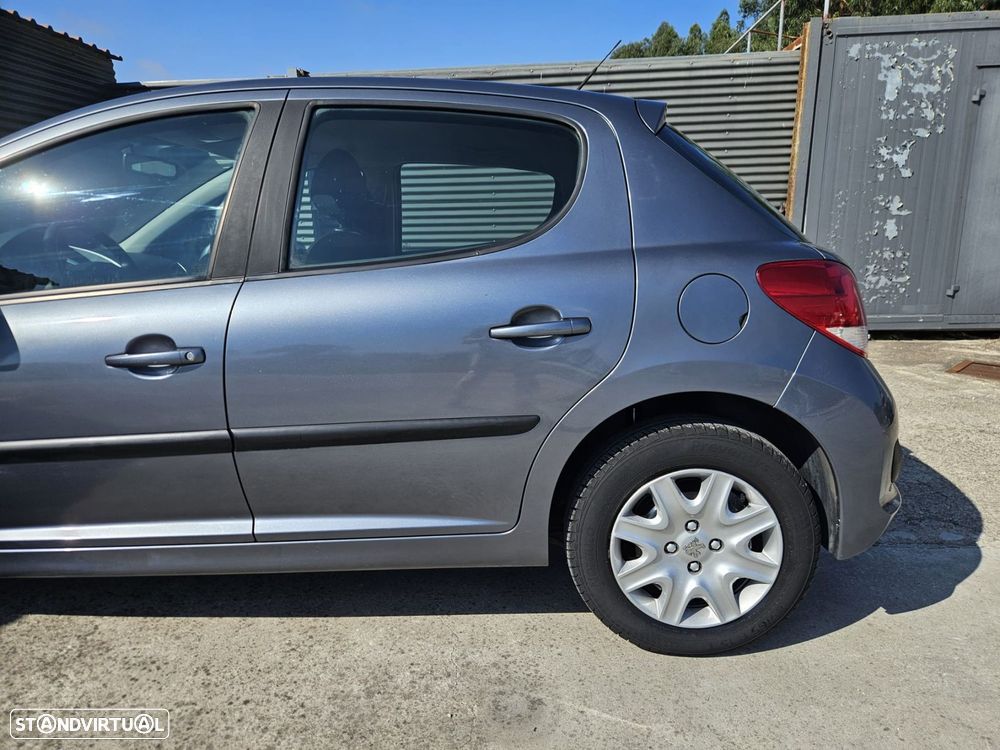 Peugeot 207 1.4 16V Trendy - 15