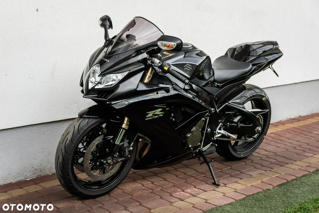 Suzuki GSX-R - 6
