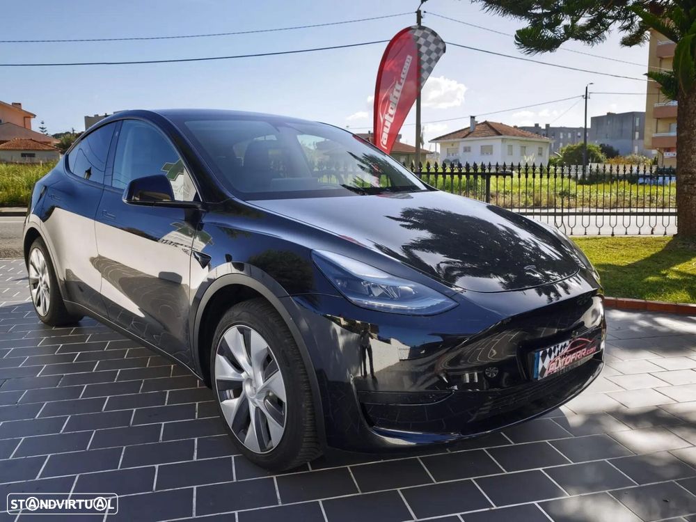 Tesla Model Y RWD - 2